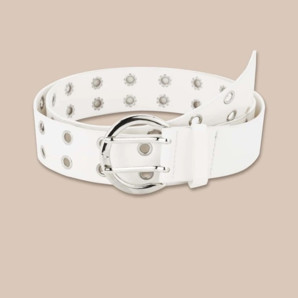 Eyelet belt